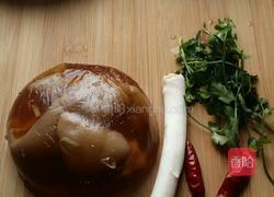 凉拌肉皮冻的做法图解1