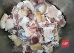 猪蹄焖土豆的做法图解3