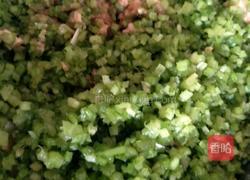 芹菜猪肉馅饺子的做法图解4