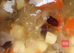 银耳滋补汤的做法图解11