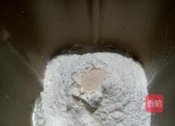 咸味提子土司的做法图解2