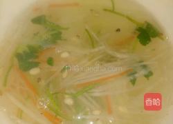 松仁萝卜汤的做法图解3