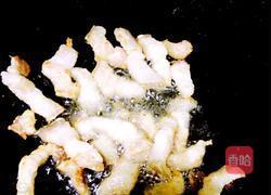 葱香花肉炒银芽的做法图解4