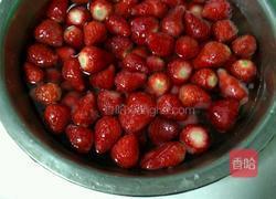 自制草莓酱的做法图解1