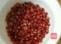 红豆花生黑米粥的做法图解2