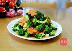 胡萝卜炒西兰花的做法图解7