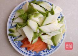 西葫芦炒蛋的做法图解1