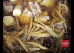 黄花菜山药排骨汤的做法图解4