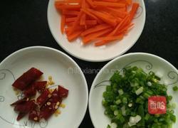 胡萝卜金针菇的做法图解3