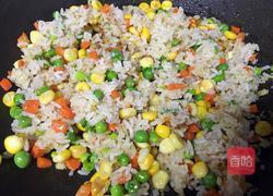 猫猫工作室(珍珠彩色手抓包)的做法图解2