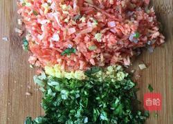 猪肉红萝卜绿饺子的做法图解2