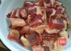 牛腩烧土豆的做法图解1