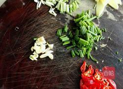 韭菜炒瑶柱的做法图解2