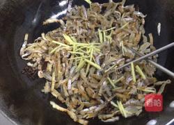 炒干钩鱼的做法图解4