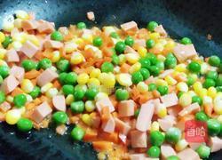 田园菠萝炒饭的做法图解7