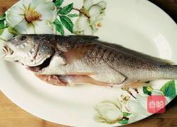 豉油蒸黄鱼的做法图解1