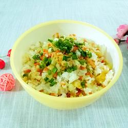胡萝卜黄瓜蛋炒饭的做法[图]