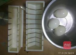 鸡蛋变形计的做法图解1