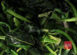 油香炝菠菜的做法图解2