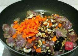 腊肠焖饭的做法图解4