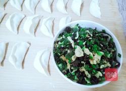 韭菜鸡蛋饺子馅的做法图解1