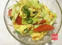 Illustration of how to make tomato, egg, and bean noodles 4