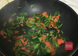 胡萝卜山药菠菜粥的做法图解1