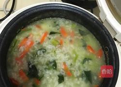 胡萝卜山药菠菜粥的做法图解2