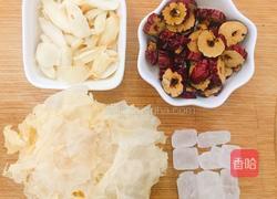 银耳百合汤的做法图解1