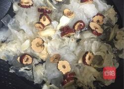 银耳百合汤的做法图解3