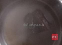 腊肉炒芹菜的做法图解1