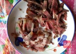 腊肉炒芹菜的做法图解2