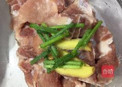 糖醋排骨土豆的做法图解2