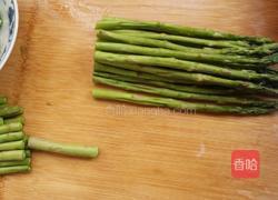 鸡蛋芦笋茎的做法图解1