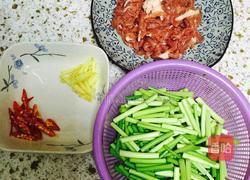 蒜苔肉丝的做法图解1