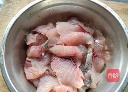 葱爆鱼片的做法图解1