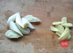 葱爆鱼片的做法图解3