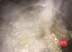 粉皮炒鸡蛋的做法图解1