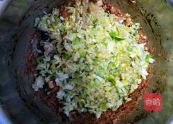 莲菜猪肉饺子馅的做法图解8