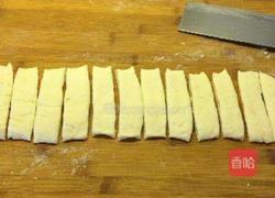 油条的做法图解3