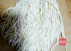 牛肉汤面的做法图解1