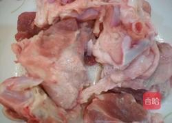 清心补肾大骨汤的做法图解1