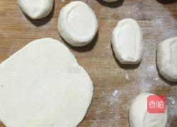 韭菜鸡蛋香菇鲜肉盒子的做法图解4