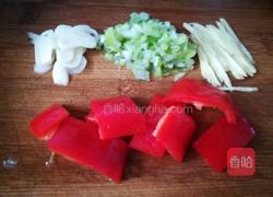 「Cathy边吃边营养」鱿鱼清炒蒜黄的做法图解9