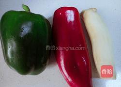 春意盎然 双椒炒杏鲍菇的做法图解2