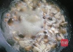草菇炒肉的做法图解4