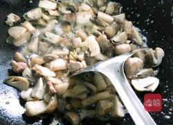 草菇炒肉的做法图解7