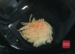 土豆丝炒韭菜的做法图解2