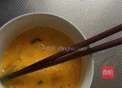 香椿煎土鸡蛋的做法图解3