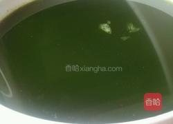 菠菜汁鸡蛋饼的做法图解1
